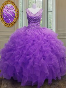 Cremallera de cuello de pico púrpura rebordeando y volantes vestidos de quinceañera sin mangas