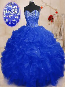 La longitud sin mangas del vestido de la vendimia que rebordea y las colmenas atan para arriba el vestido del 15to cumpleaños con el azul real
