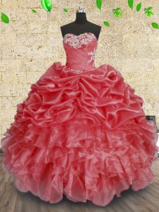 Coral rojo organza encaje hasta 15 vestido de quinceañera sin mangas de longitud del piso perlas y apliques y volantes y arrugas