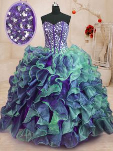 Los vestidos de bola ideales rebordean el vestido sin mangas del organza del amor multicolora del vestido del quinceanera del dulce 16 de la longitud atan para arriba