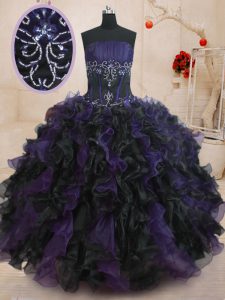 Organza negro y púrpura hasta el vestido de quinceañera sin mangas de longitud del piso perlas y volantes