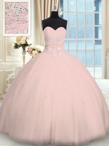 El cordón rosado ideal ata el vestido del 15to cumpleaños que rebordea longitud sin mangas del piso
