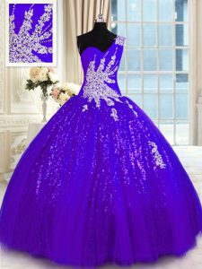Los vestidos de bola púrpuras superventas tul y sequined un hombro appliques sin mangas longitud del piso atan para arriba el vestido de cumpleaños 15to