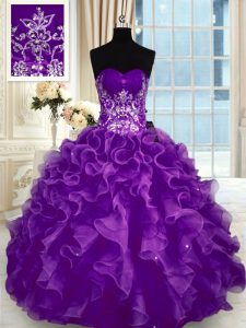 Perlas tradicionales y apliques y volantes dulce 16 vestido de quinceañera púrpura hasta la longitud del piso sin mangas