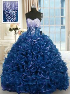 El tren sin mangas del cepillo del amor tradicional ata para arriba el vestido del baile de fin de curso del vestido de bola azul marino organza