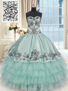 Romántica manzana verde organza y tafetán hasta el vestido de quinceañera sin mangas de longitud del piso perlas y bordados y capas de rizado