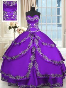 Los vestidos de bola ruffled de la longitud del piso sin mangas del vestido de quinceanera de la púrpura atan para arriba