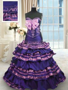Fantástico púrpura oscuro una línea de tafetán adorno sin mangas apliques y capas con volantes y bowknot con tren hasta 15 cordones de quinceanera vestido de tren de barrido