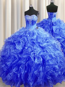 Los vestidos de boda del azul de los vestidos de bola del azul real sin mangas del tren del barrido del organza atan para arriba el rebordear y los vestidos del quinceanera de las colmenas