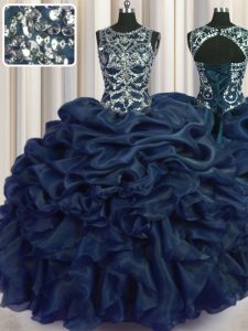 Recogida tradicional de los vestidos de bola vestidos de quinceañera azul marino cucharada de organza longitud sin mangas del piso encaje hasta