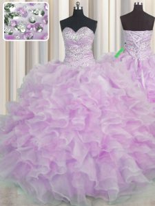 Los vestidos de bola de la lila que rebordean y rizan el vestido del quinceanera atan para arriba la longitud sin mangas del piso del organza