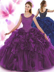 Los vestidos de bola púrpuras oscuros organza la cucharada sin mangas que rebordean y los colmillos de la longitud del piso cremallera los vestidos de bola del membrillo
