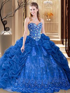 Personalizado azul royal sin mangas tribunal tren bordado y recoge vestidos de quinceanera