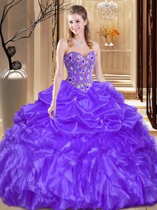 Los vestidos de bola púrpuras del membrillo de la longitud del piso de la alta calidad atan el cordón sin mangas del amor
