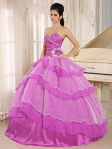 Caliente Rosa Dulceheart Beaded Decorate Y Blusa Acanalada Volantesd Layeres Vestido De Quinceañera In 2015