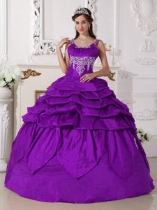 Púrpura Vestido De Fiesta Escote Redondo Hasta El Suelo Tafetán Bordado Vestido De Quinceañera