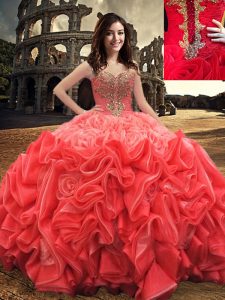 Rojo ata para arriba el amor que rebordea el vestido de bola vestido del baile de fin de curso con las flores del balanceo sin mangas