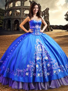 Sofisticado un hombro azul royal sin mangas piso de longitud de encaje y bordado encaje hasta 15 vestido de quinceañera