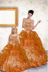 Piso de longitud naranja dulce 16 vestido de quinceañera tafetán sin mangas rebordear y bordado y recoger