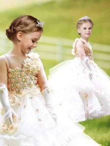 Organza vestidos de desfile sin mangas para las niñas cepillo de tren y capas de rizado y hecho a mano flor