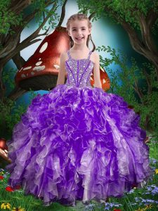 El reborde lindo y ruffles los vestidos del desfile de las niñas púrpura de la berenjena atan para arriba longitud sin mangas del piso