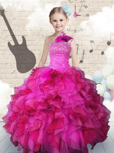 Adorable una longitud sin mangas del piso del color de rosa caliente del hombro que rebordea y las colmenas atan para arriba los vestidos del desfile de las niñas