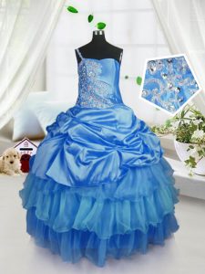 Los vestidos de bola azules del bebé organza sin tirantes sin mangas que rebordean y capas arrugadas y recogen la longitud del piso atan para arriba el vestido del desfile del niño