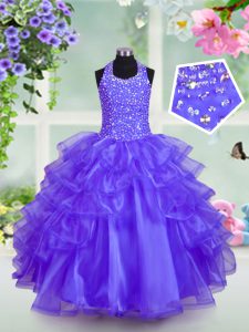 El organza azul único ata para arriba el vestido sin mangas superior del desfile del niño sin mangas que rebordea y las capas arrugadas