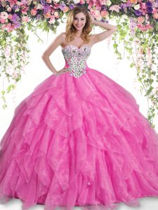 Los vestidos de bola calientes del color de rosa caliente que rebordean y rizan el vestido del quinceanera del dulce 16 atan para arriba la longitud sin mangas del piso del organza