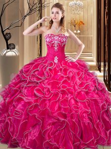 Personalizado bordado sin mangas de amor de organza de los vestidos de bola del color de rosa caliente y la longitud del piso de las colmenas atan para arriba dulce 16 vestidos