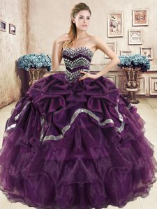 Bola púrpura superventas del vestido del cumpleaños 15to y dulce 16 y quinceanera y para con el rebordear y las capas arrugadas y las recolecciones suben el cordón sin mangas del amor