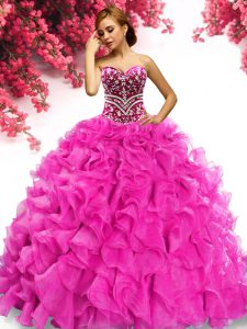 Fantástico vestido de quinceañera de color rosa caliente organza barrido tren sin mangas rebordear y volantes