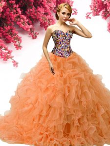 Los vestidos de bola anaranjados que rebordean y ruffles el 15to vestido del cumpleaños atan para arriba la longitud sin mangas del piso del organza